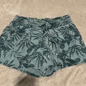Old Navy Green Leaf Print Women's Athletic Shorts